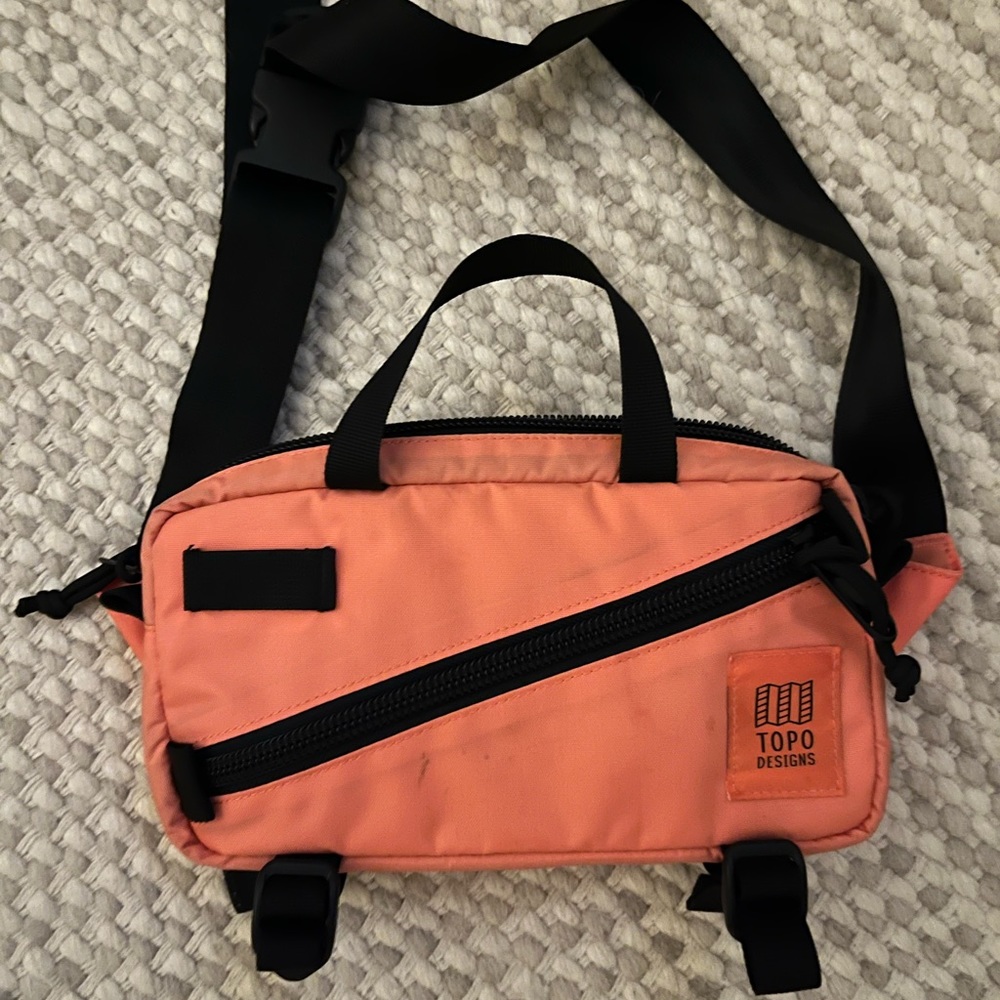 TOPO DESIGNS MINI QUICK PACK IN CORAL/PEACH